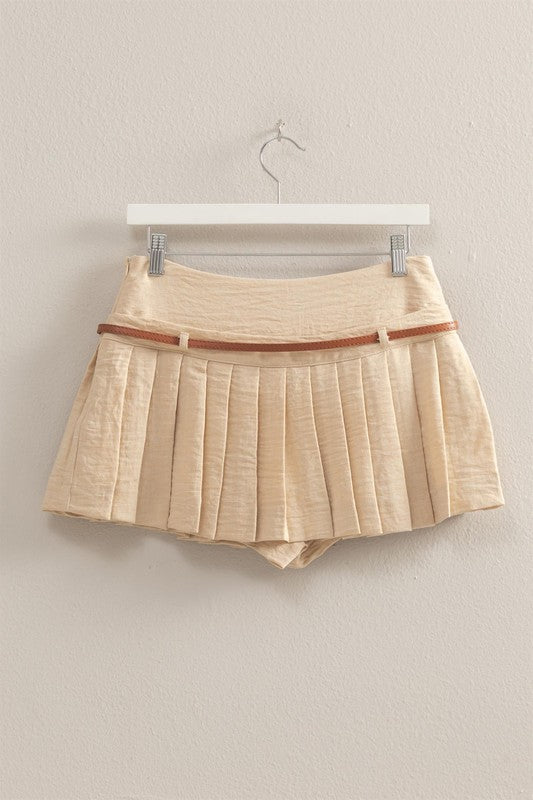 Short & Sweet & pleat shorts