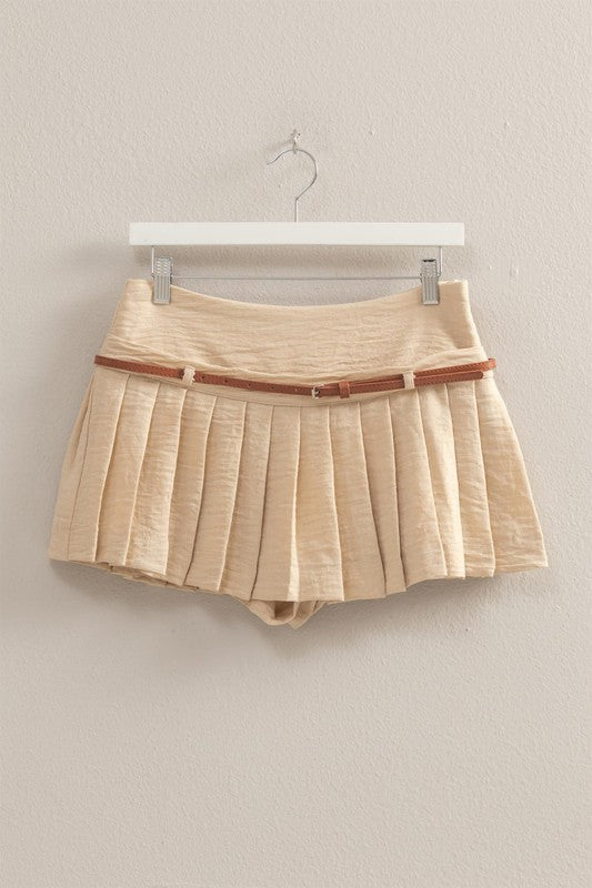 Short & Sweet & pleat shorts